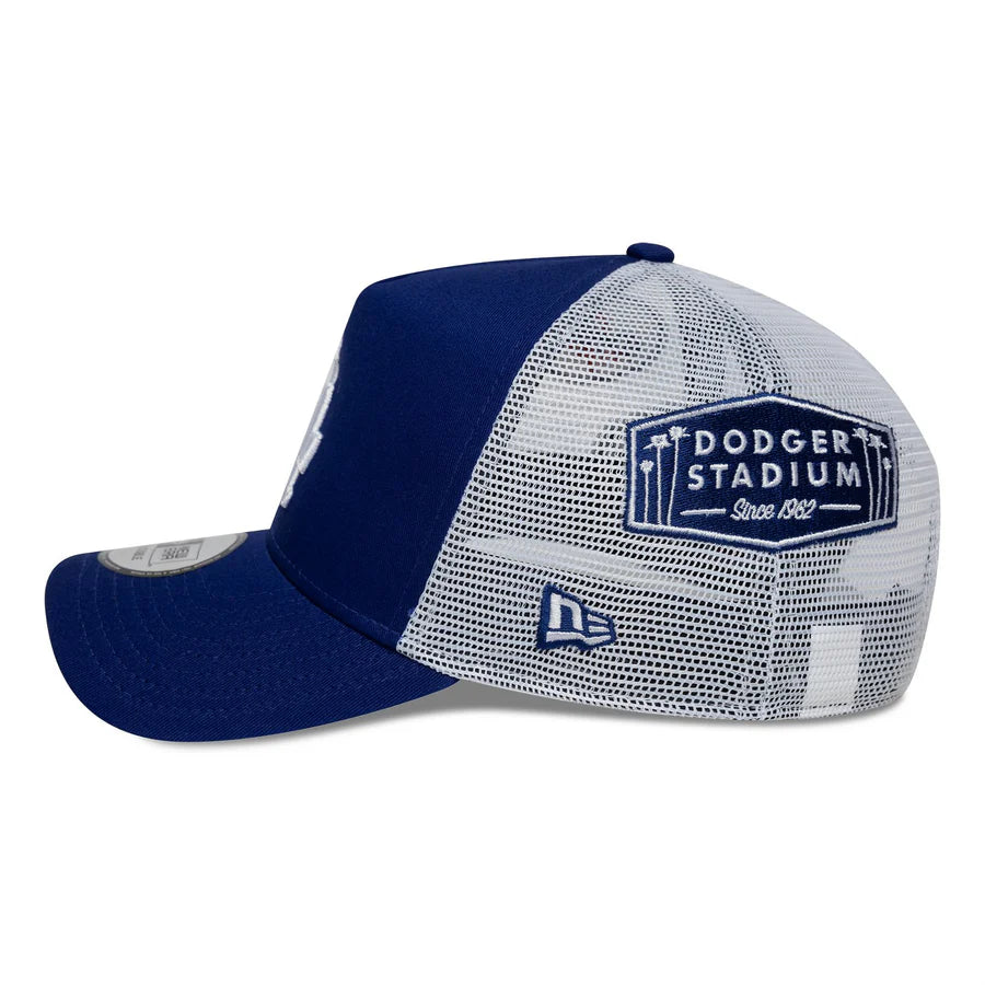 Gorra de camionero azul marino con múltiples parches de los Dodgers de Los Ángeles