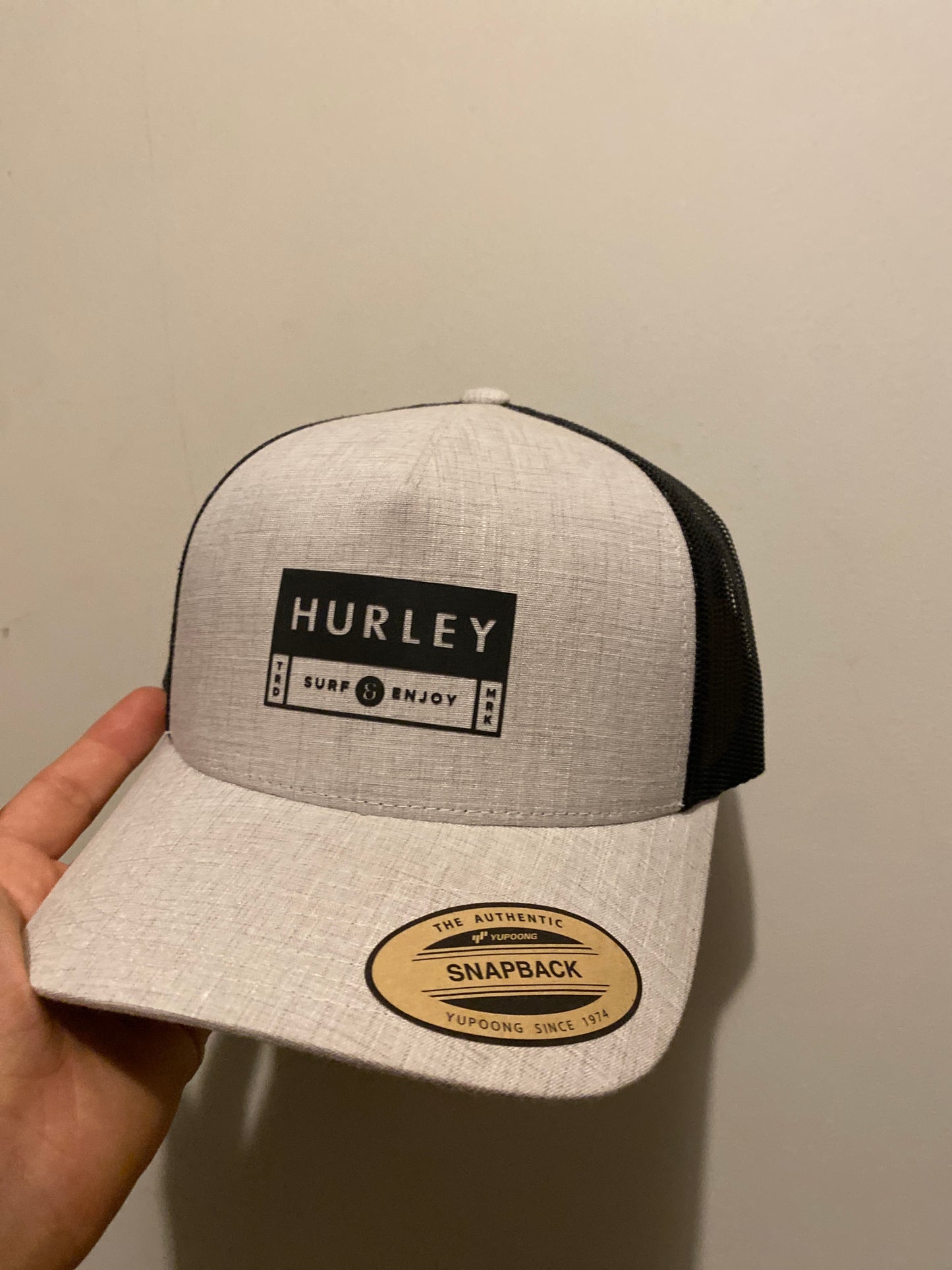 Gorra Hurley M Ripcurrent Trucker Gris Negro