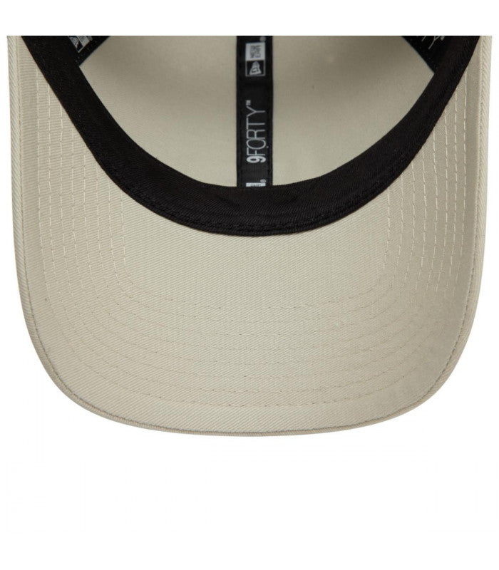 Gorra 9Forty New Era Metal Badge Light Beige