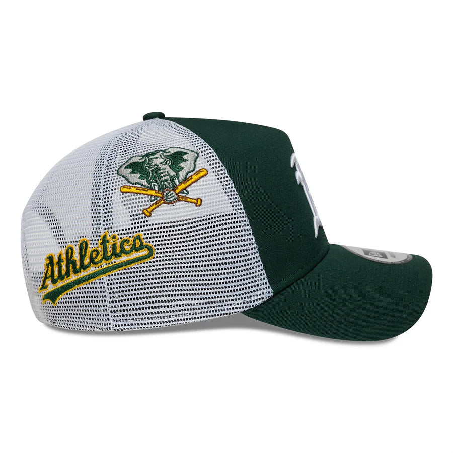 Gorra de camionero verde con múltiples parches de los Oakland Athletics