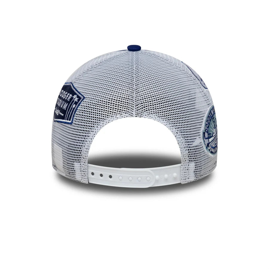 Gorra de camionero azul marino con múltiples parches de los Dodgers de Los Ángeles