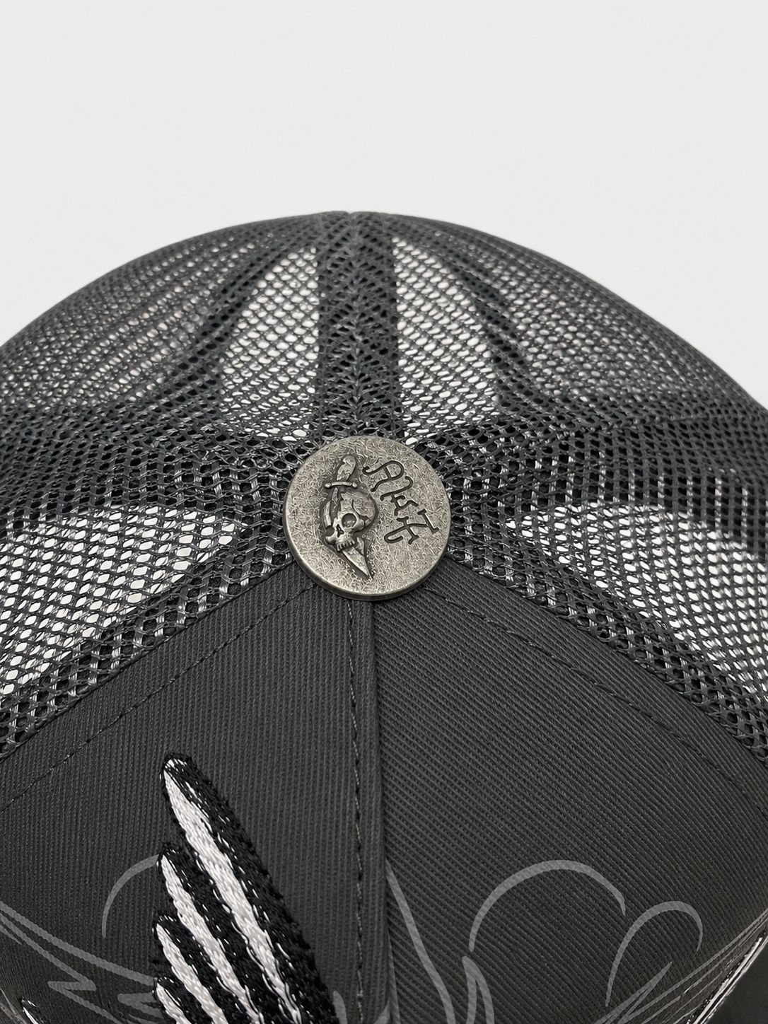 Gorra Ed Hardy Eagle Snake Trucker Gris