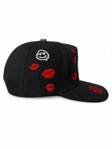 Gorra Snapback Cruces y Labios Negra Roja Premium Cap